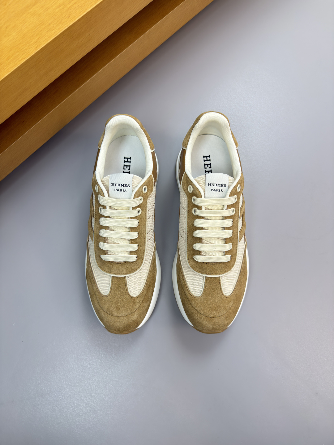에르메스(Hermes) 나파 & 스웨이드 하이브리드 스니커즈 신발