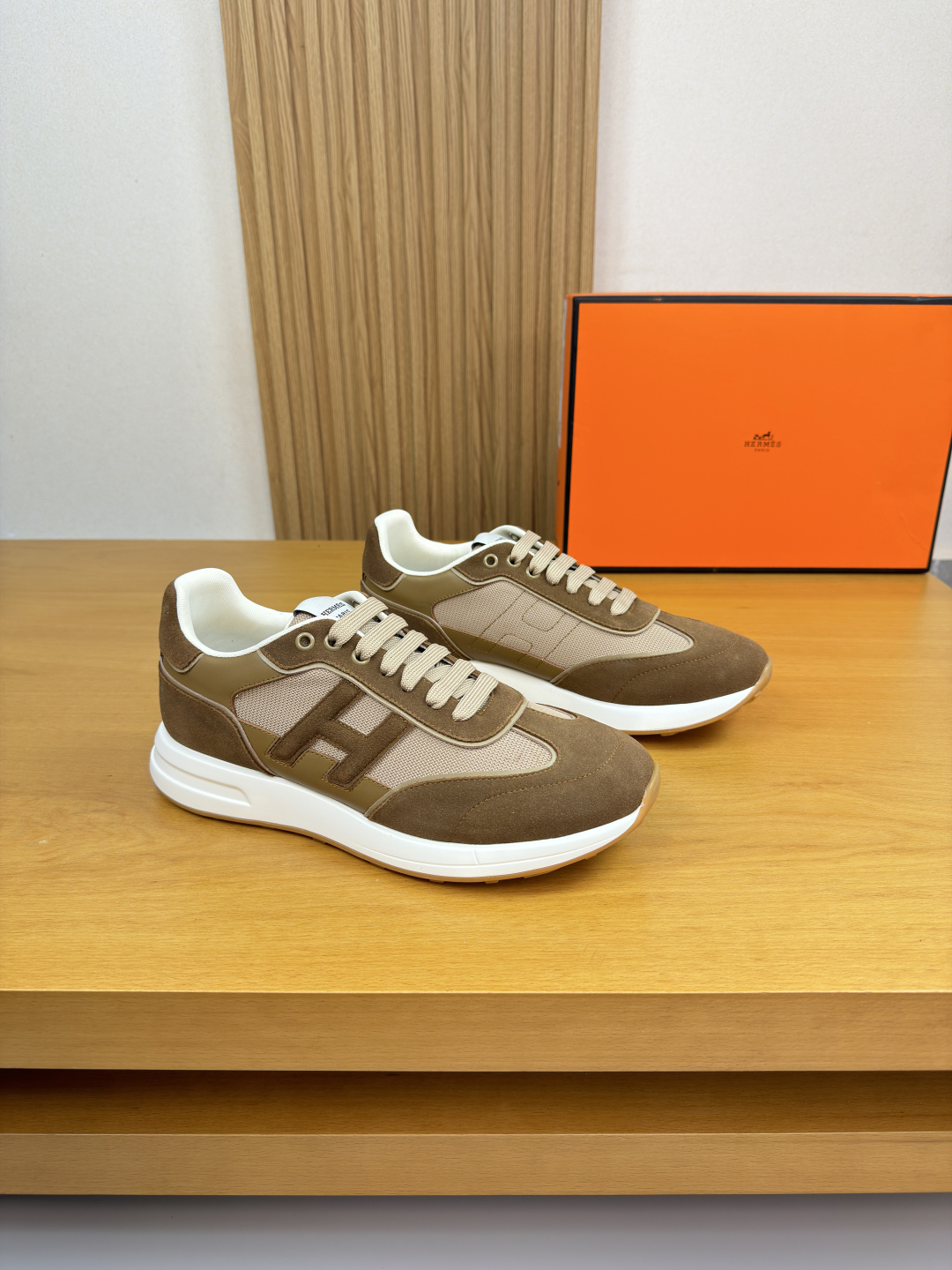 에르메스(Hermes) 나파 & 스웨이드 하이브리드 스니커즈 신발