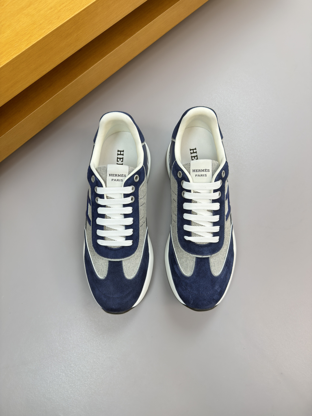 에르메스(Hermes) 나파 & 스웨이드 하이브리드 스니커즈 신발