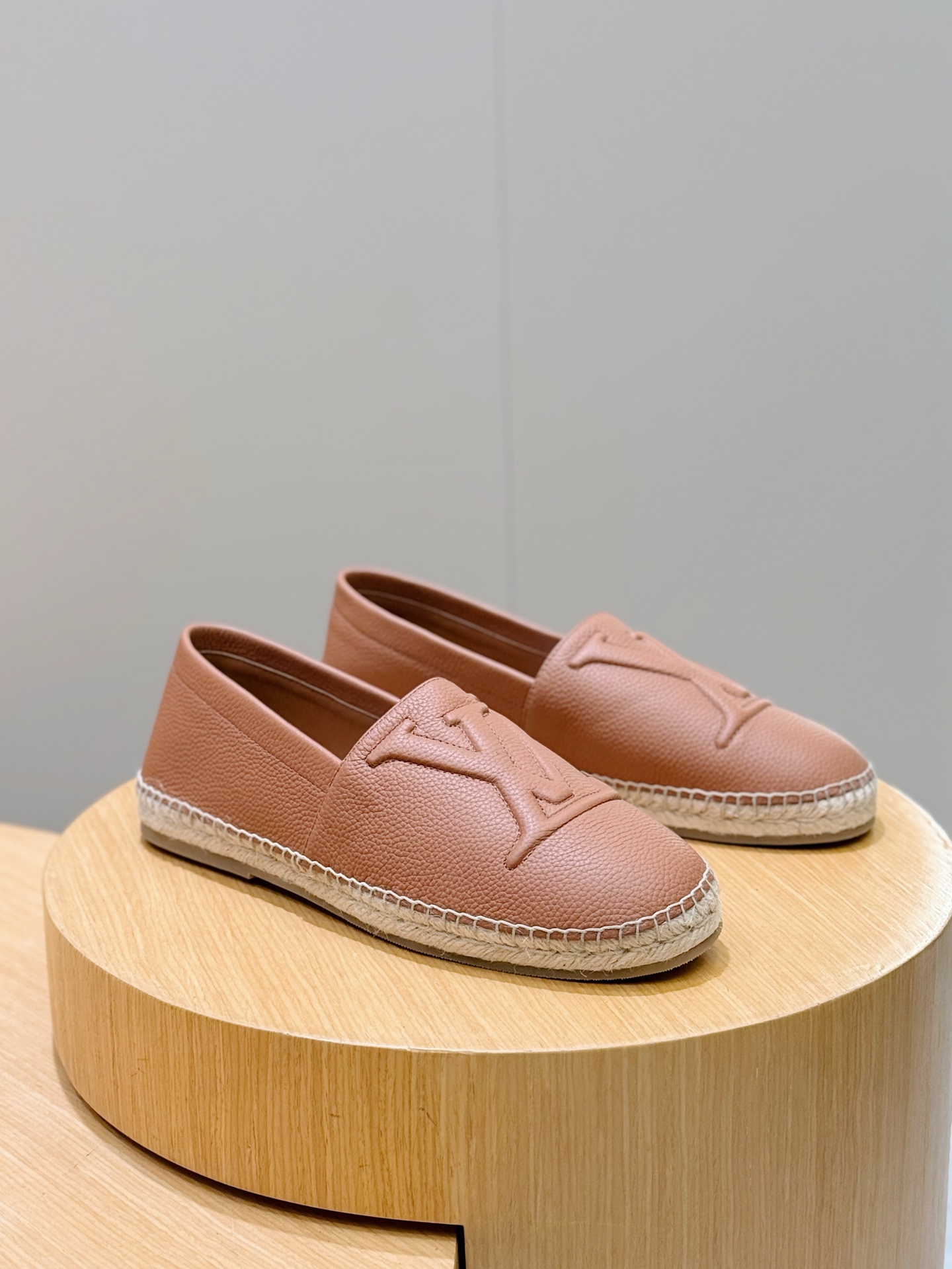 루이비통(LV) 이탈리안 프리미엄 주트(Jute) 에스파듀 로퍼 신발