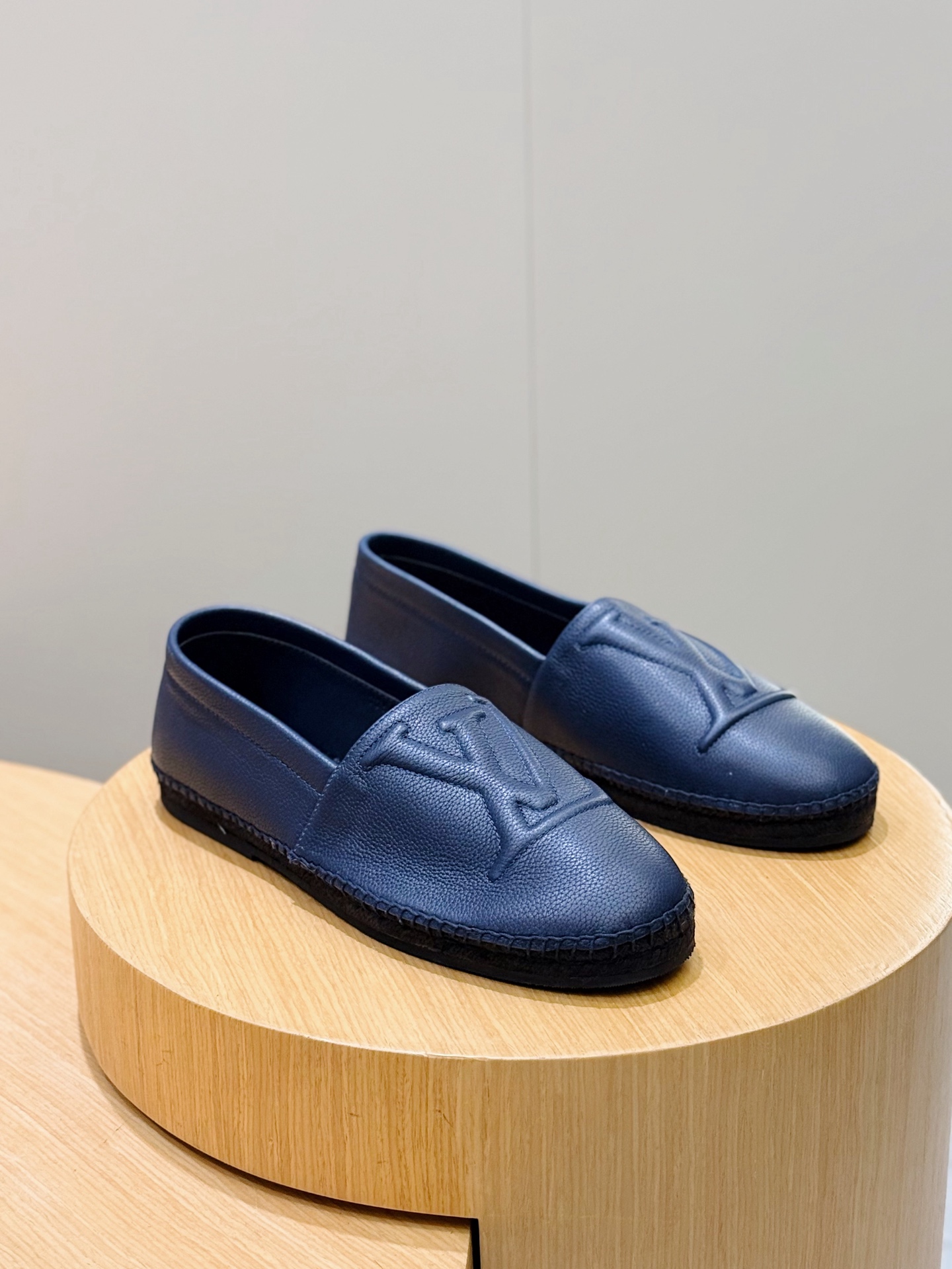 루이비통(LV) 이탈리안 프리미엄 주트(Jute) 에스파듀 로퍼 신발