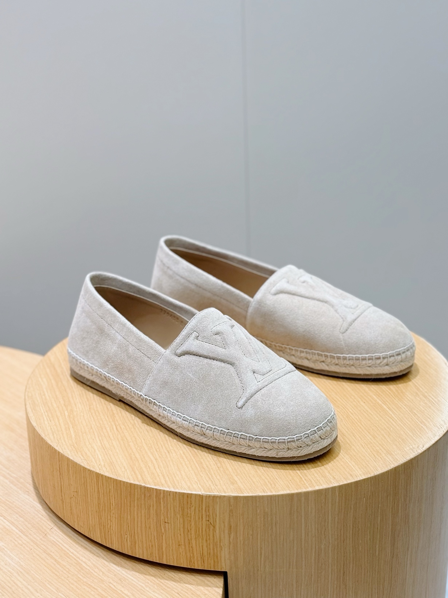 루이비통(LV) 이탈리안 프리미엄 주트(Jute) 에스파듀 로퍼 신발