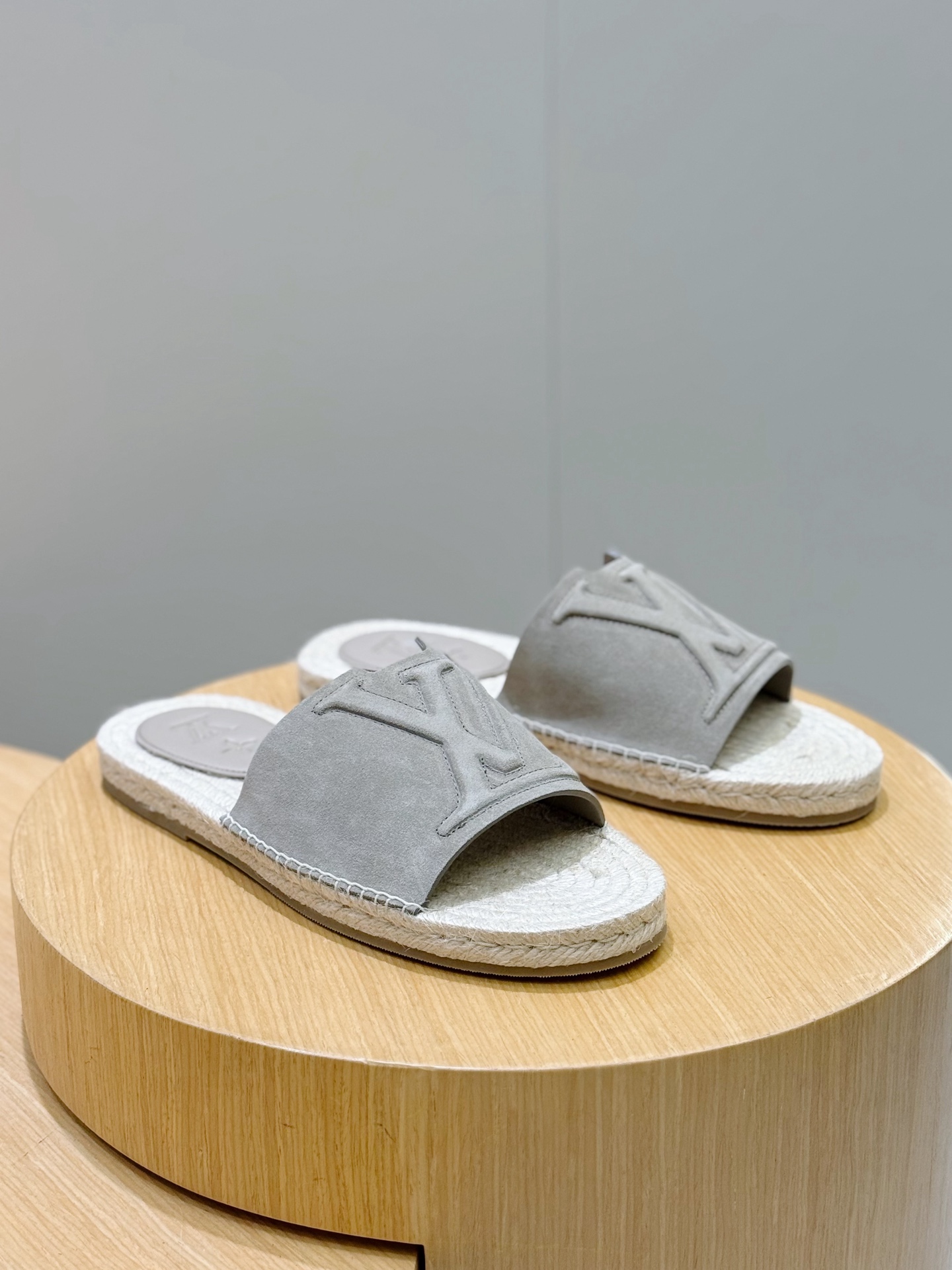 LV 루이비통 로고 주트(Jute) 슬라이드 슬리퍼 샌들 신발