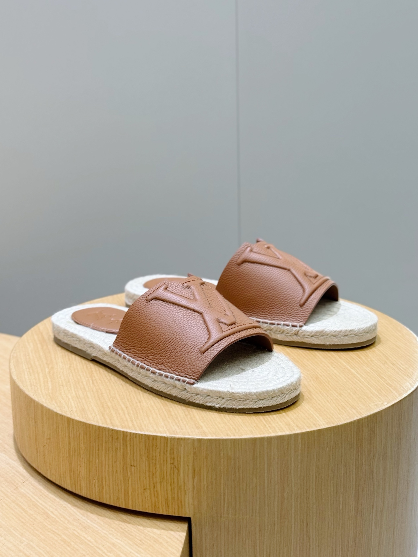 LV 루이비통 로고 주트(Jute) 슬라이드 슬리퍼 샌들 신발