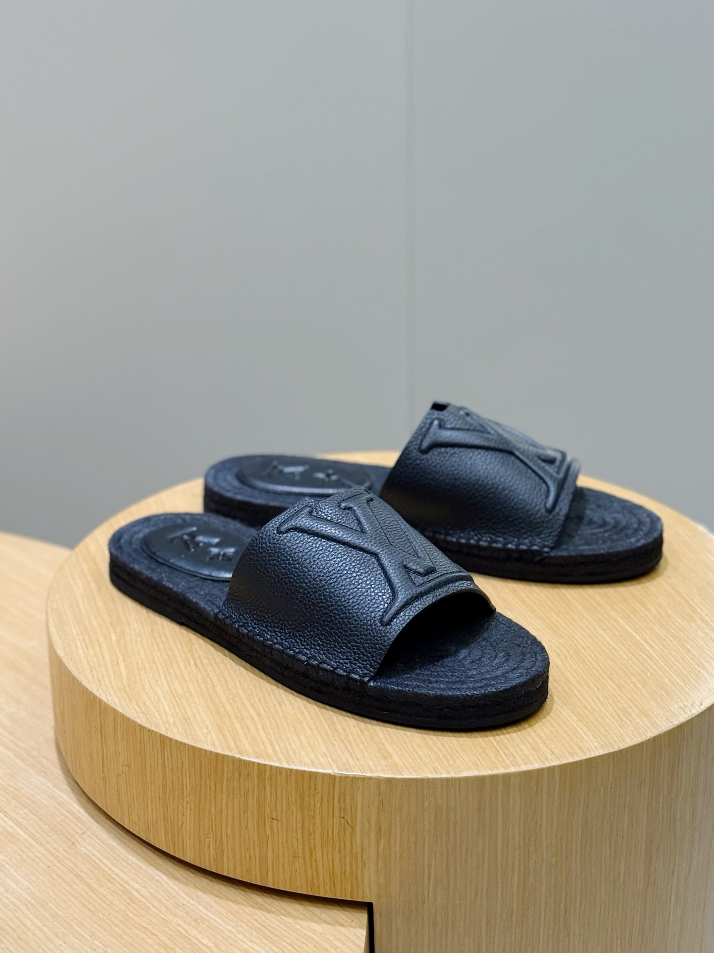 LV 루이비통 로고 주트(Jute) 슬라이드 슬리퍼 샌들 신발