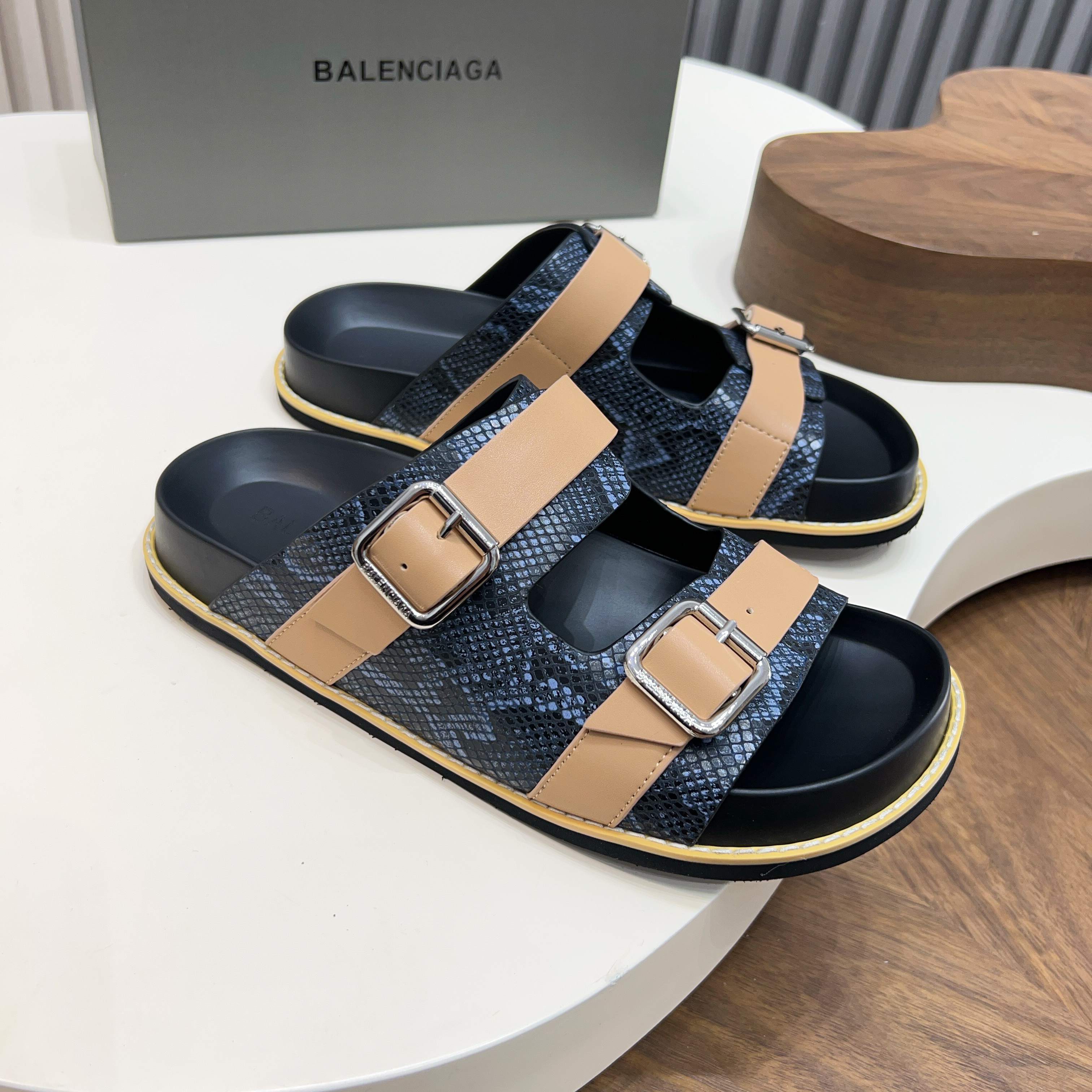 발렌시아가(Balenciaga) 빈티지 스네이크 패턴 버클 샌들 신발