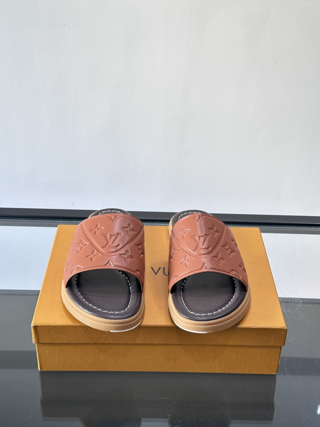 LV 루이비통 컬렉션 미니멀 플랫 슬라이드 슬리퍼 샌들 신발