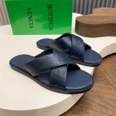 BOTTEGA VENETA BV 보테가 베네타 엠보 카프스킨 와이드 슬라이드 슬리퍼 샌들 신발
