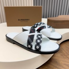 버버리(Burberry) TB 메탈 로고 크로스 레더 샌들 슬리퍼 신발