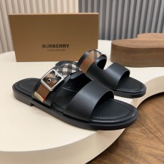 버버리(Burberry) TB 메탈 로고 크로스 레더 샌들 슬리퍼 신발