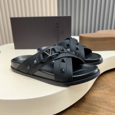 발렌티노(Valentino) 메탈 락스터드 포인트 레더 샌들 슬리퍼 신발