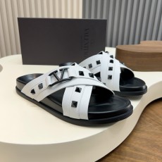 발렌티노(Valentino) 메탈 락스터드 포인트 레더 샌들 슬리퍼 신발