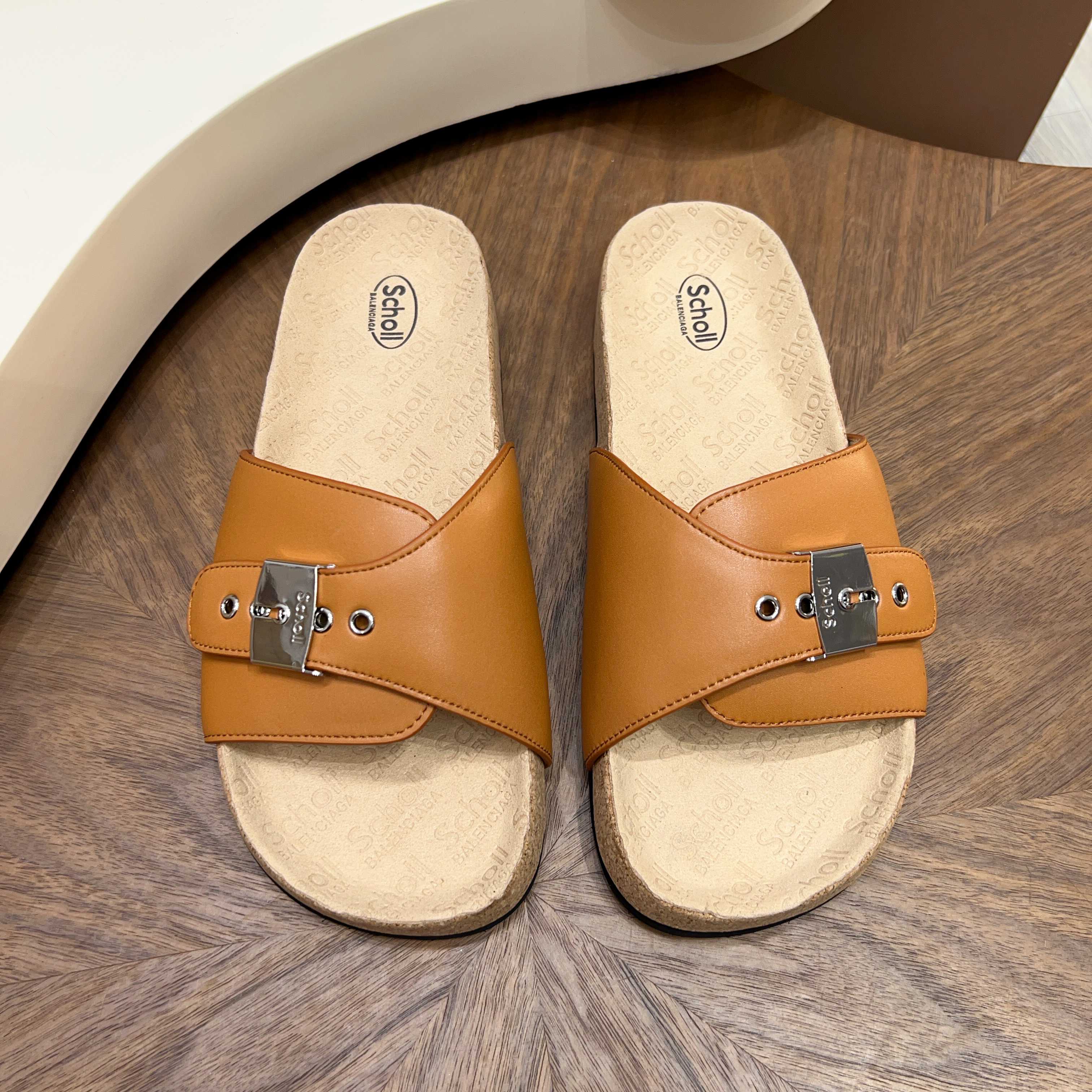 발렌시아가(Balenciaga) 버클 코르크 샌들 슬리퍼 신발