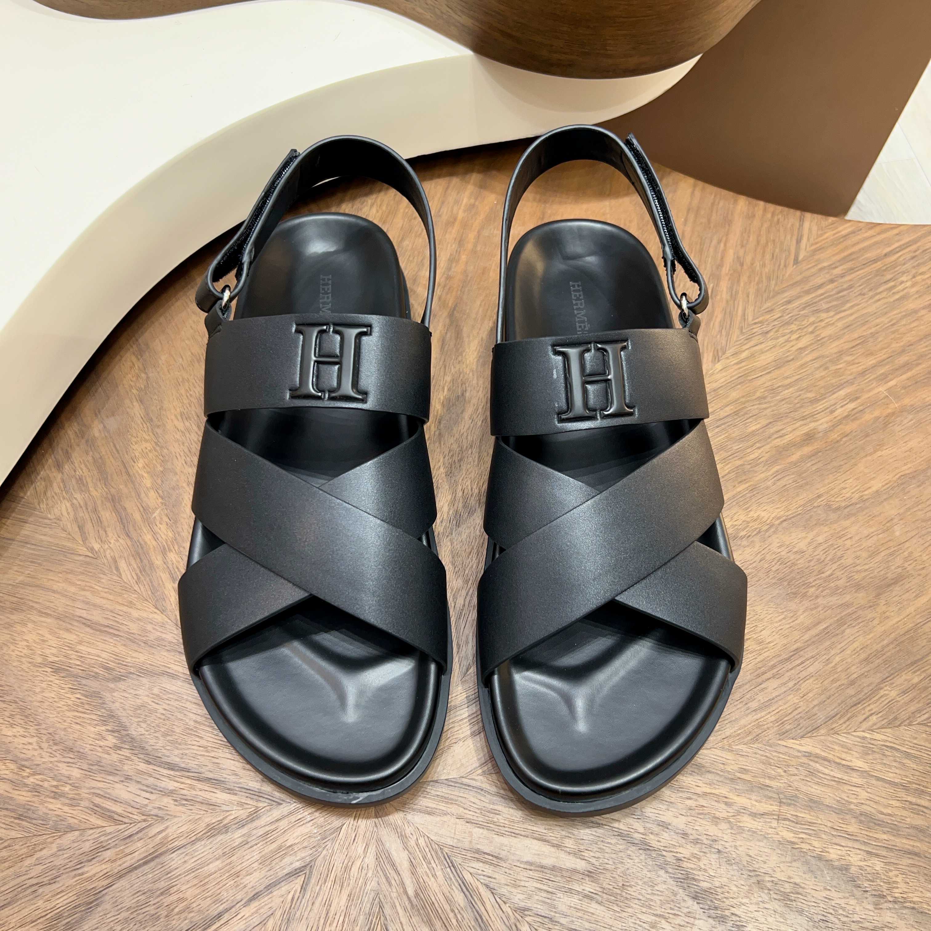 에르메스(Hermes) 메탈 장식 샌들 슬리퍼 신발