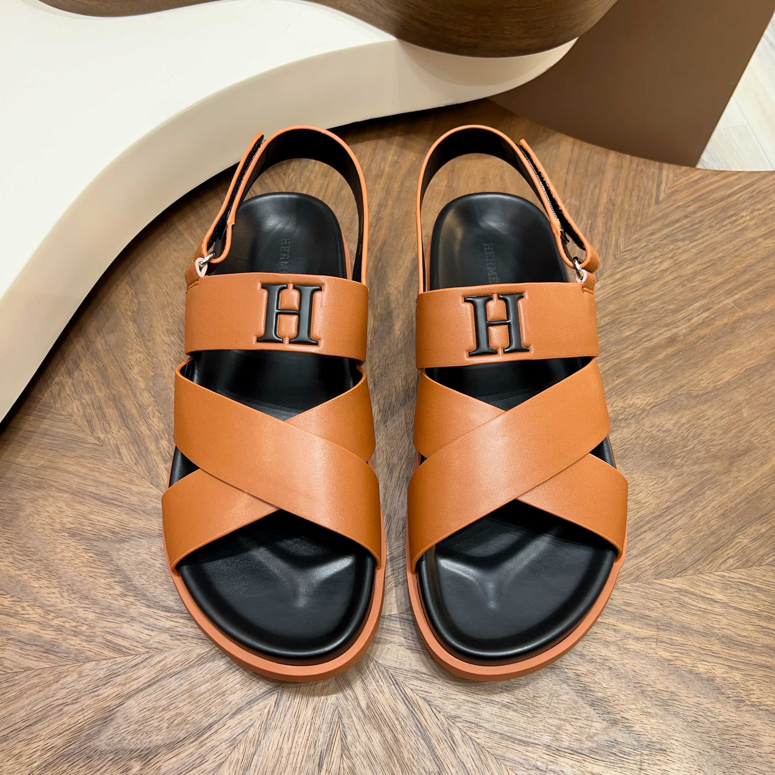 에르메스(Hermes) 메탈 장식 샌들 슬리퍼 신발