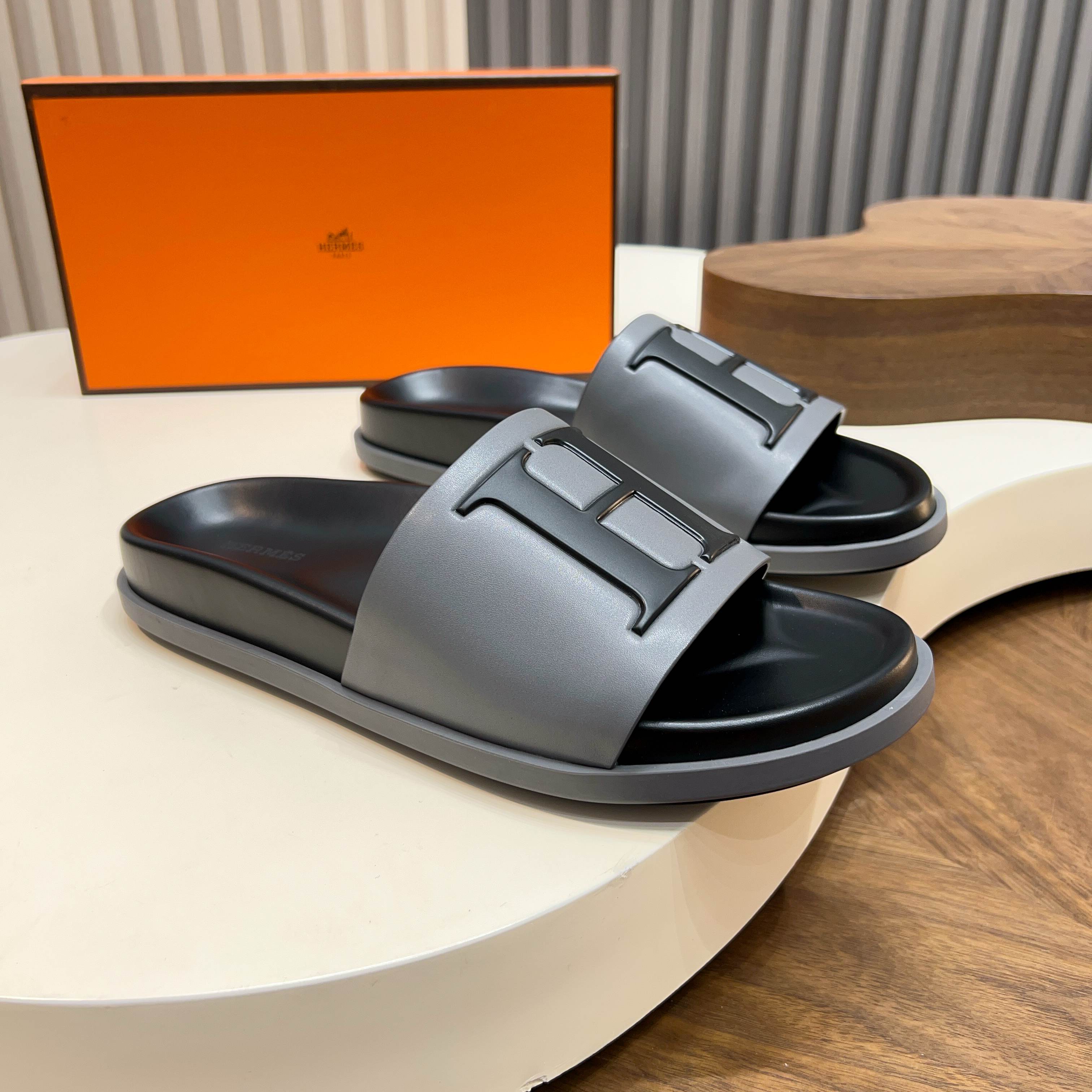 에르메스(Hermes) 메탈 장식 샌들 슬리퍼 신발