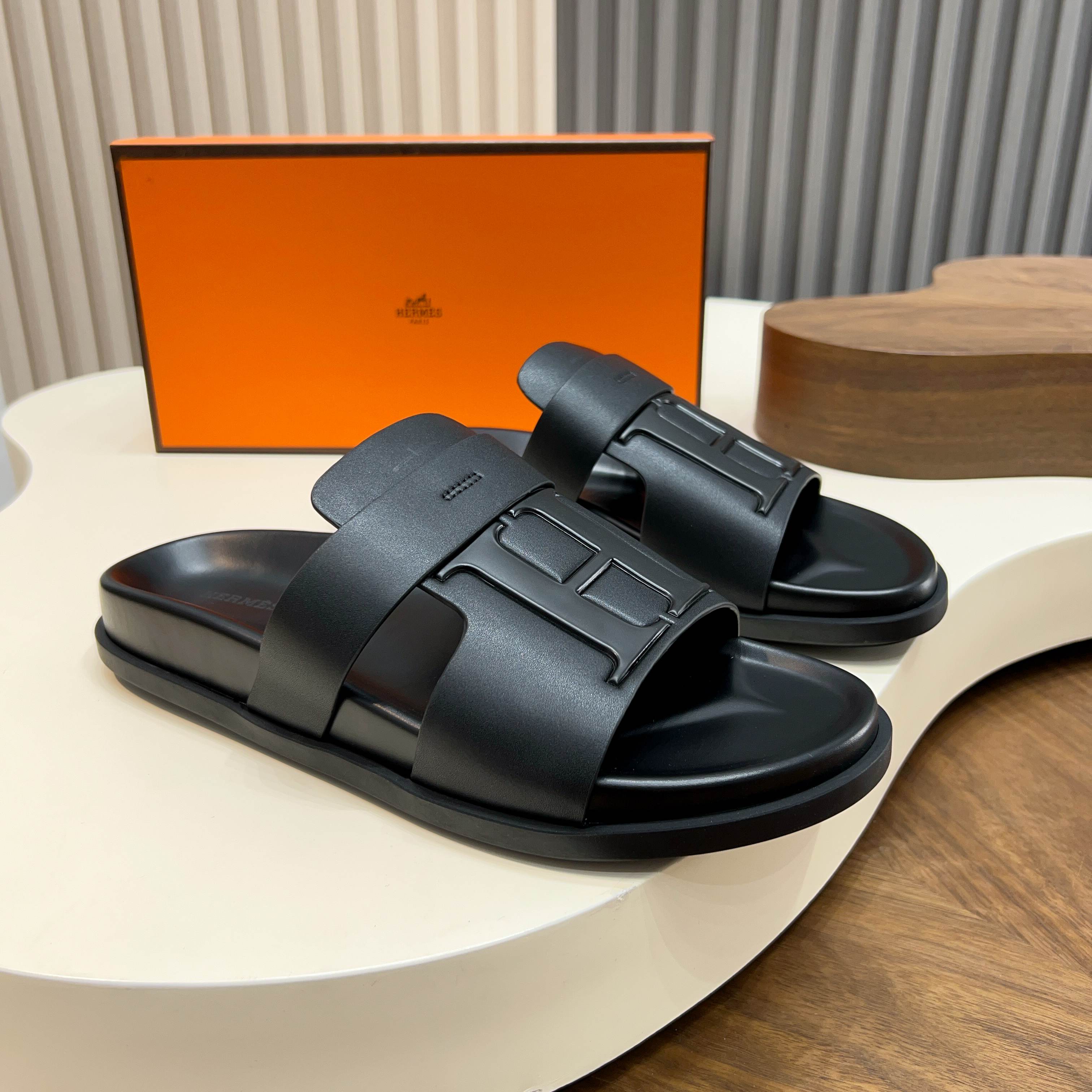 에르메스(Hermes) 메탈 장식 샌들 슬리퍼 신발