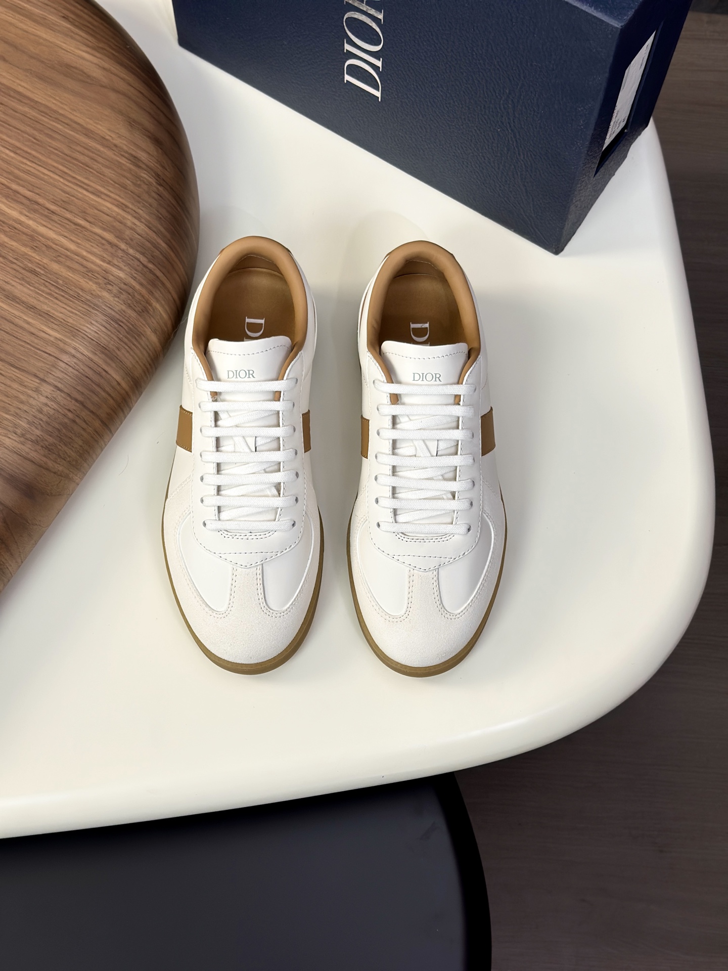 디올(Dior) D-스케치 테크니컬 메쉬 퓨처리즘 스니커즈 신발