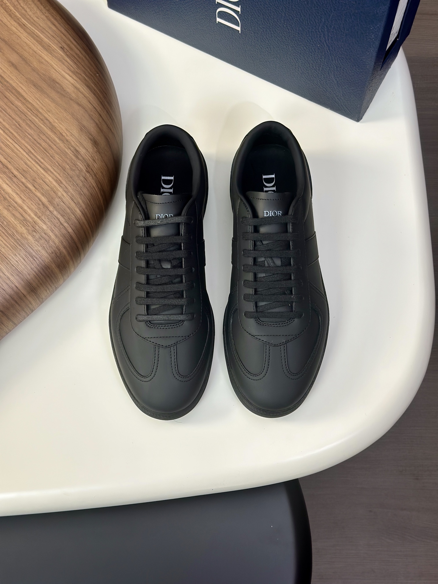 디올(Dior) D-스케치 테크니컬 메쉬 퓨처리즘 스니커즈 신발