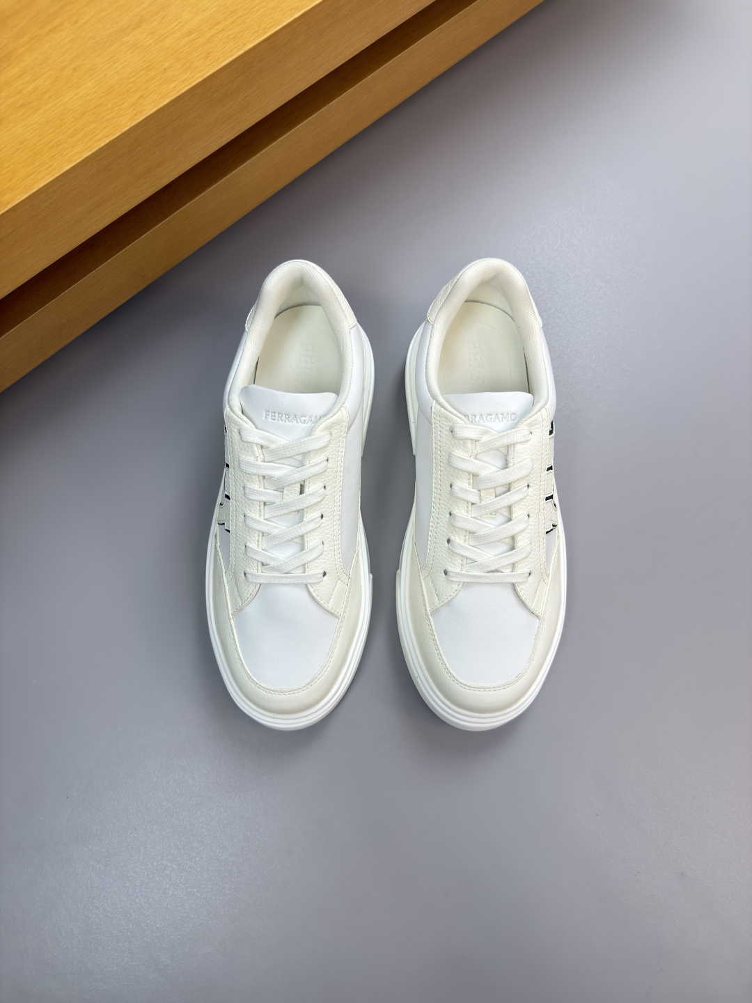 페라가모(Ferragamo) 나파 & 리치 프리미엄 스니커즈 신발