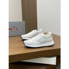 프라다(Prada) 밀라노 로고 지오메트릭 스티치 스니커즈 신발