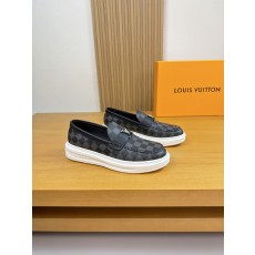 루이비통(LV) 나파 레더 & 모노그램 마크 스티치 스니커즈 신발