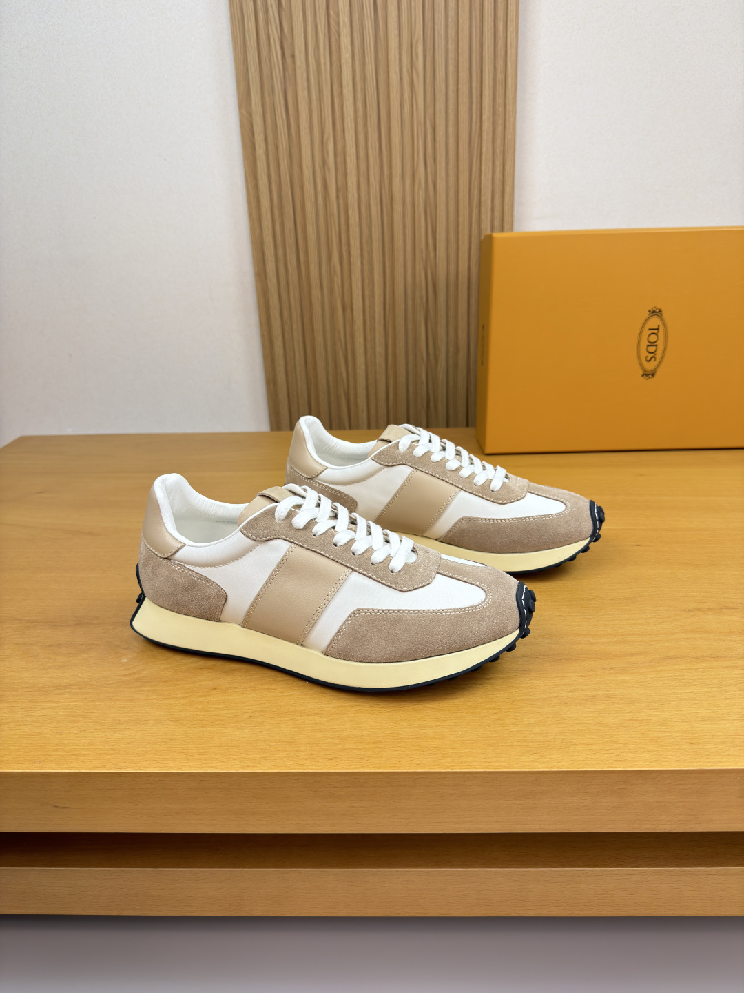 토즈(Tod's) 나파 & 스웨이드 하이테크 스니커즈 신발