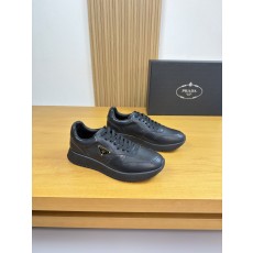 프라다(Prada) 나파 & 리치 레더 메탈 로고 스니커즈 신발