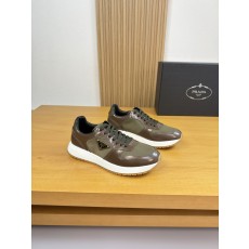 프라다(Prada) 광택 레더 & 캔버스 메탈 로고 스니커즈 신발