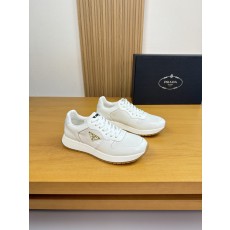 프라다(Prada) 광택 레더 & 캔버스 메탈 로고 스니커즈 신발