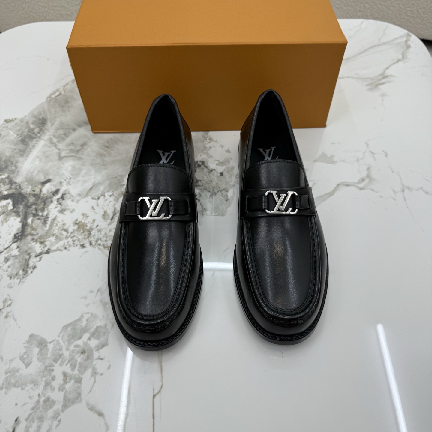 루이비통(LV) 카프스킨 프리미엄 드레스 슈즈 로퍼 구두 신발