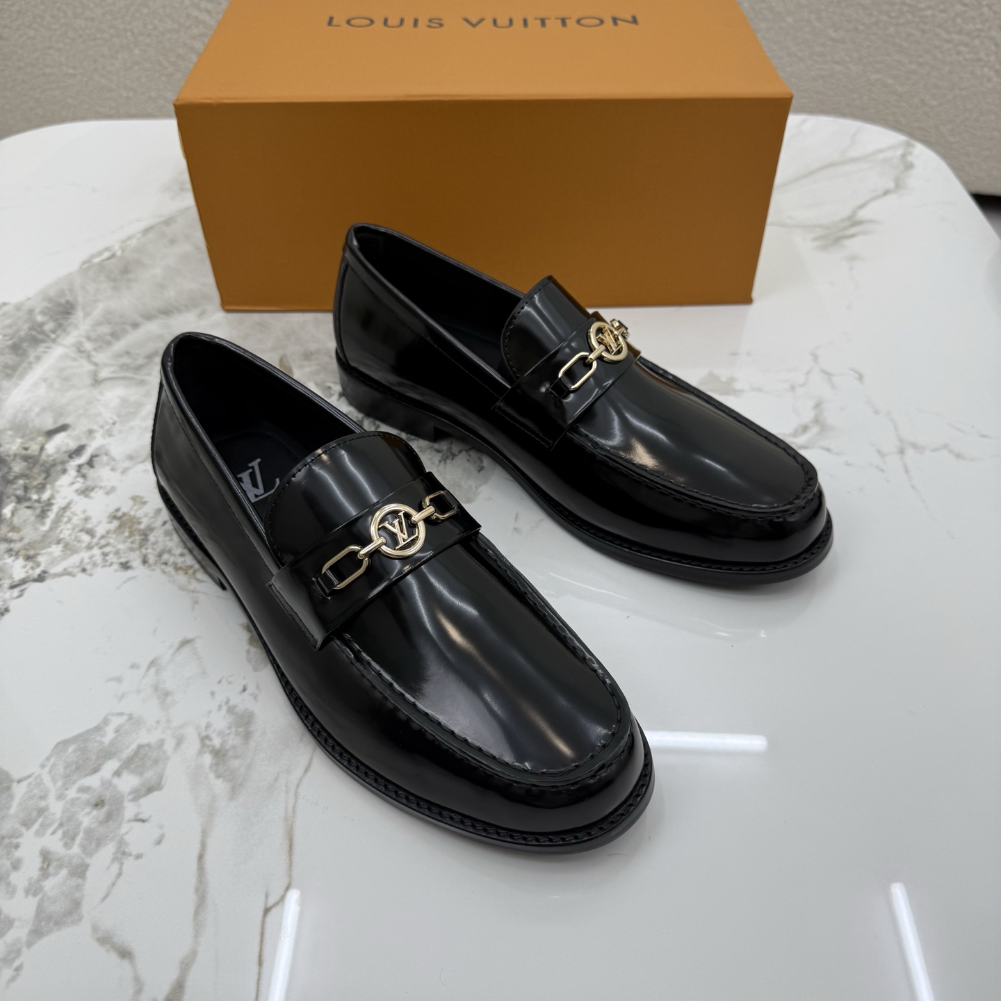 루이비통(LV) 카프스킨 프리미엄 드레스 슈즈 로퍼 구두 신발