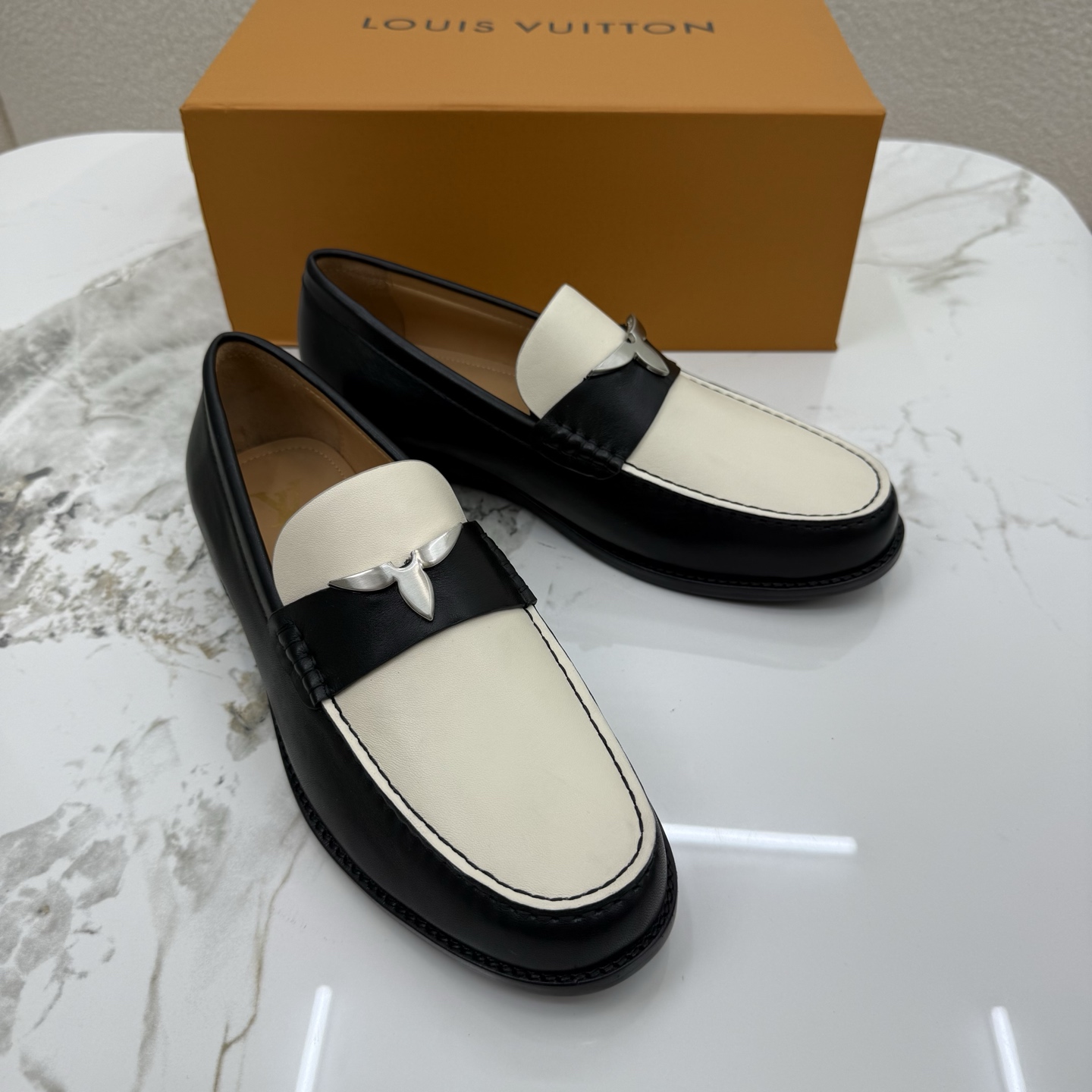 루이비통(LV) 카프스킨 프리미엄 드레스 슈즈 로퍼 구두 신발