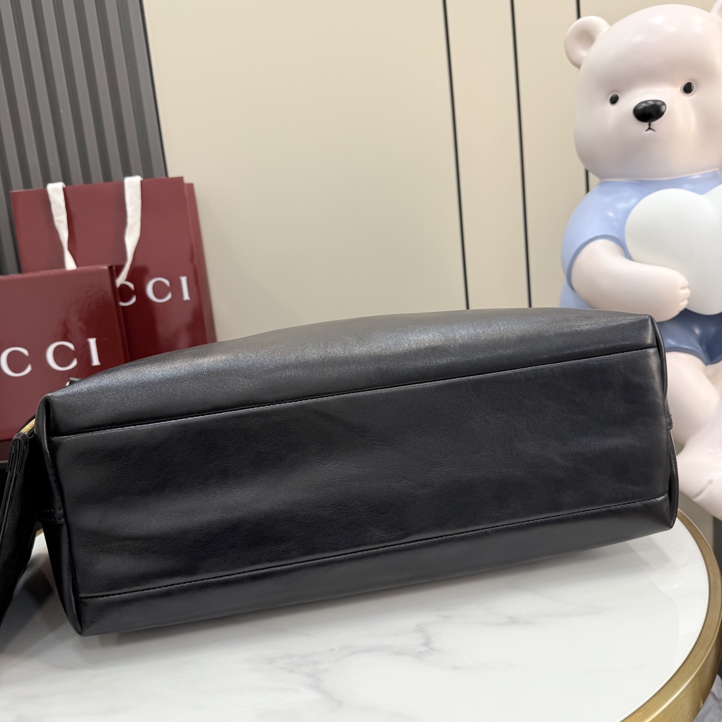 구찌(Gucci) 질리오(Giglio) 유광 레더 토트백 가방 맥시