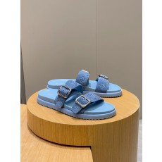 루이비통(LV) 오아시스(OASIS) 모노그램 스웨이드 뮬 슬리퍼 샌들 신발