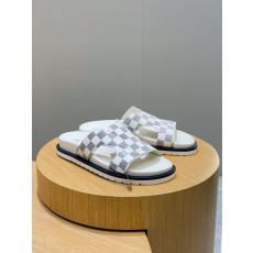 루이비통(LV) 오아시스(OASIS) 모노그램 스웨이드 뮬 슬리퍼 샌들 신발