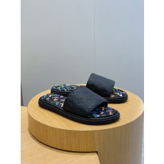 루이비통(LV) 워터프론트(Waterfront) 모노그램 워터프루프 슬리퍼 신발