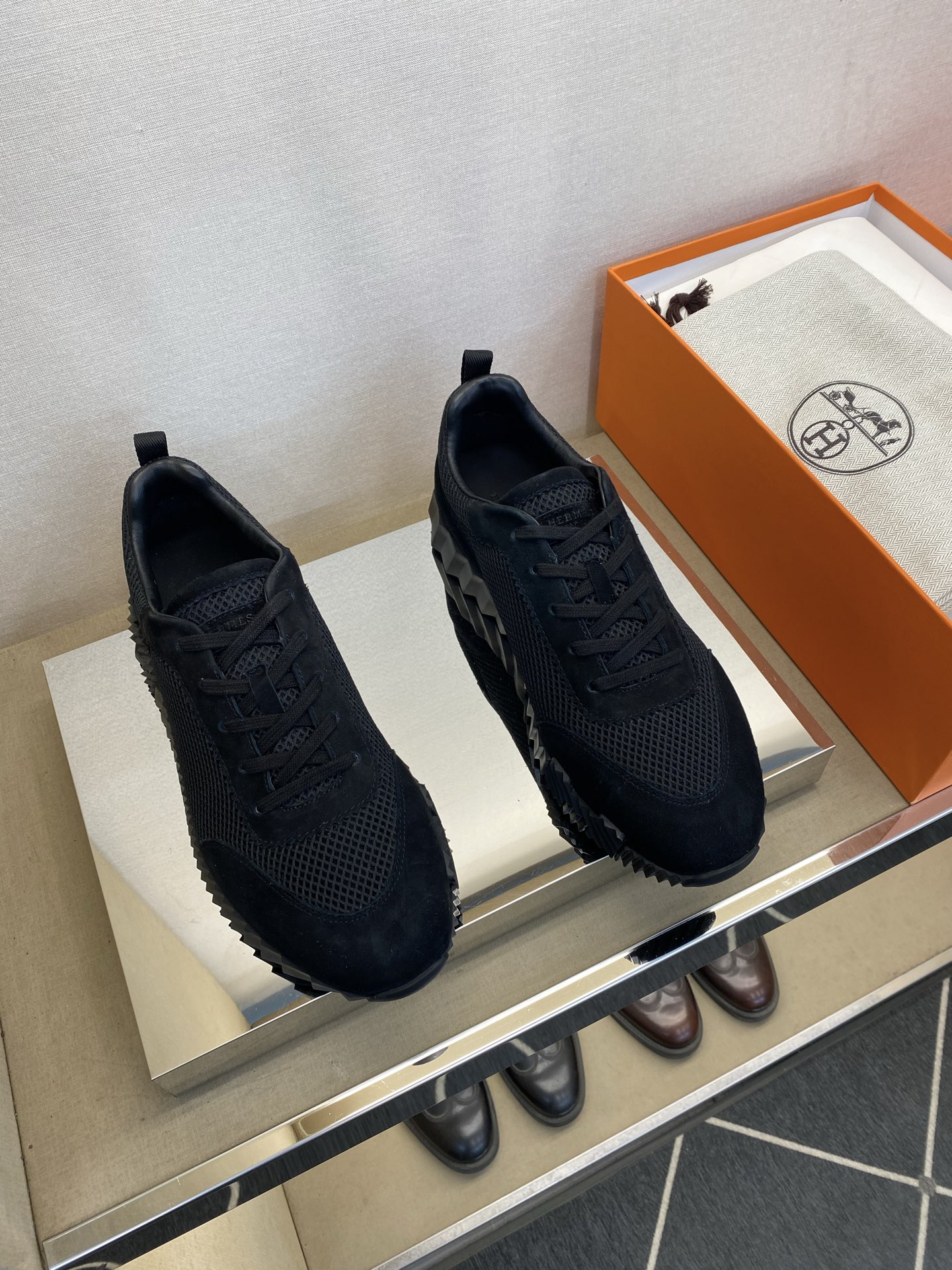 에르메스(Hermes) 클래식 테크니컬 나일론 & 스웨이드 스니커즈 신발