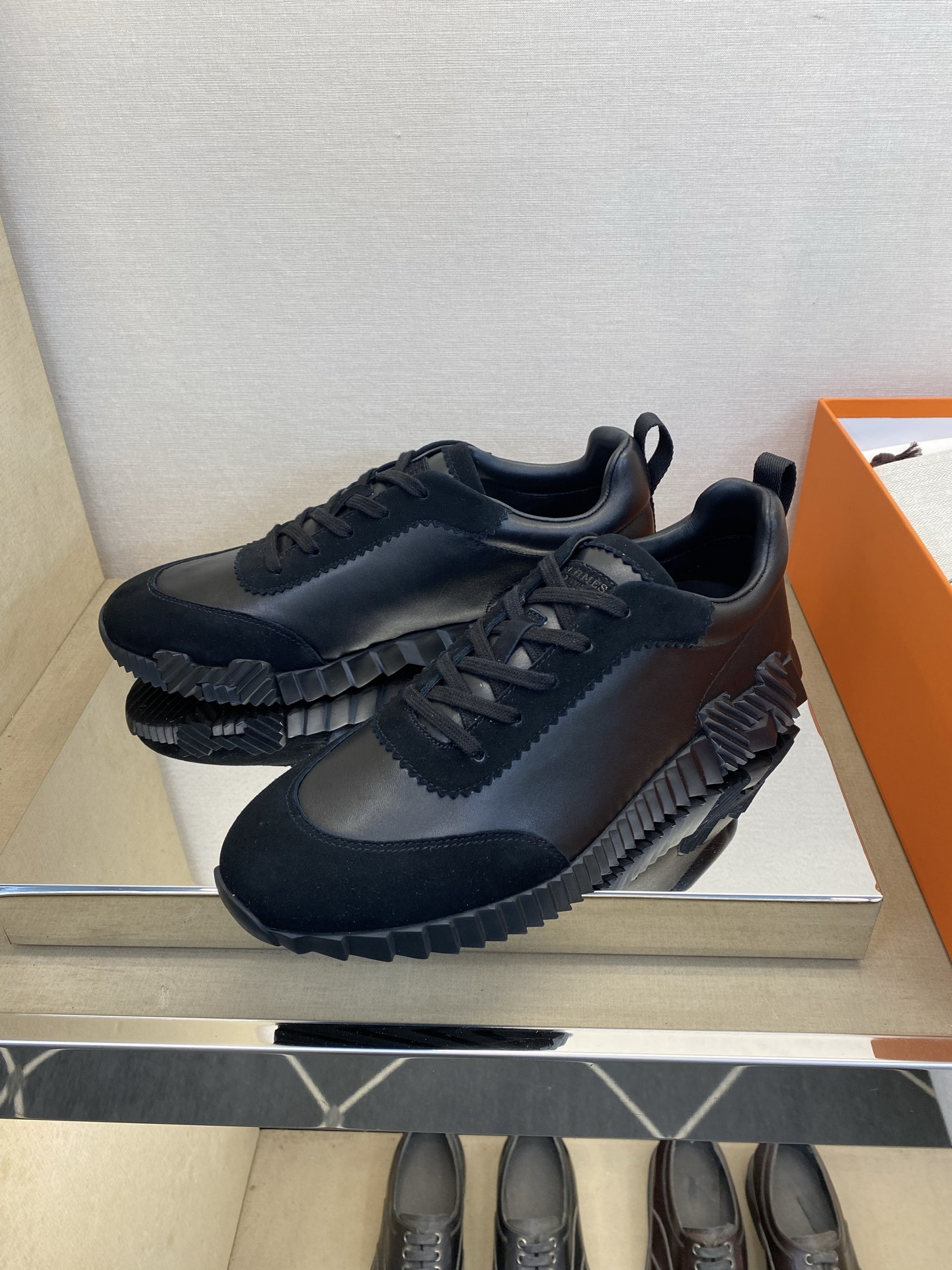 에르메스(Hermes) 클래식 테크니컬 나일론 & 스웨이드 스니커즈 신발