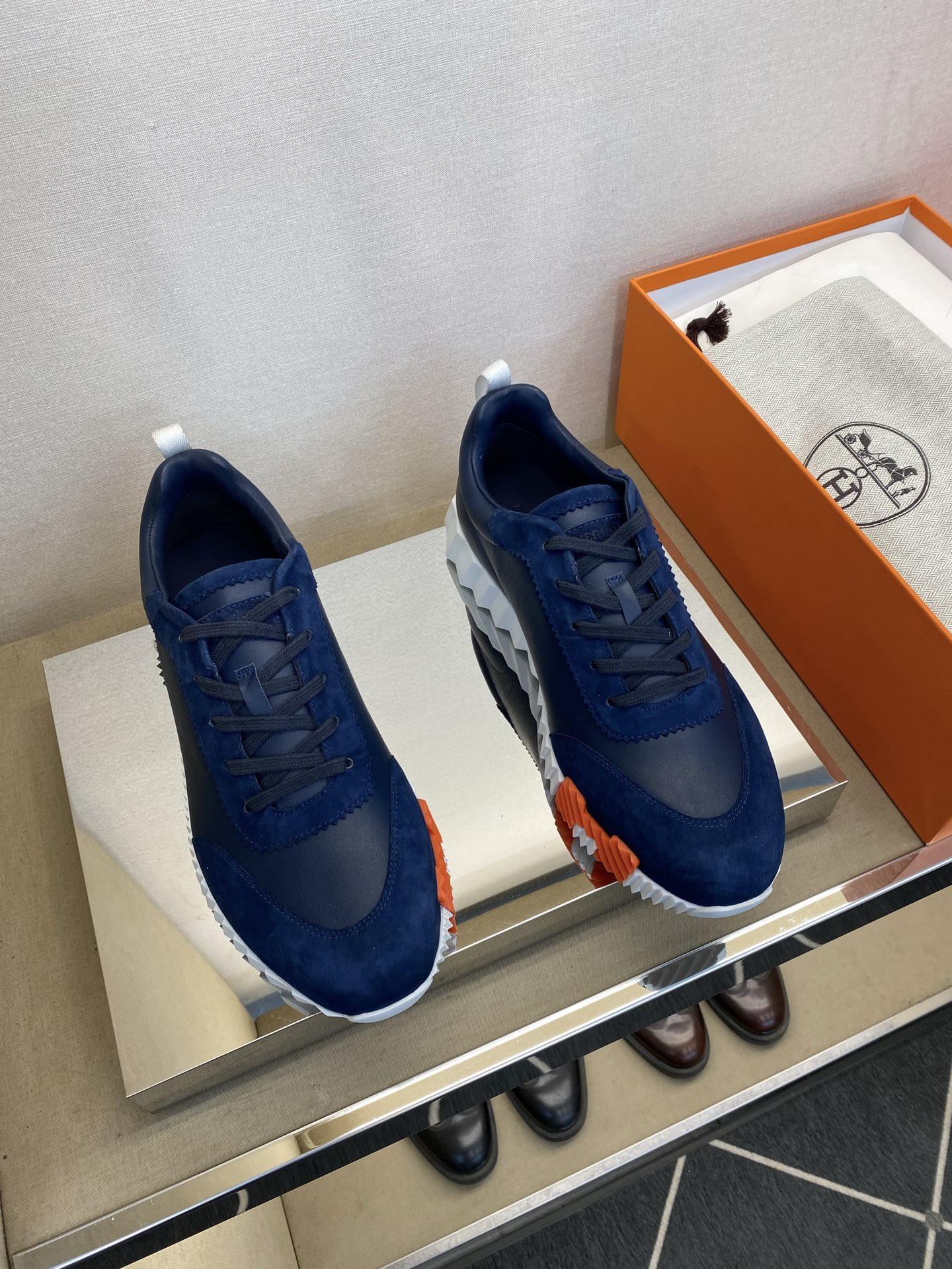 에르메스(Hermes) 클래식 테크니컬 나일론 & 스웨이드 스니커즈 신발