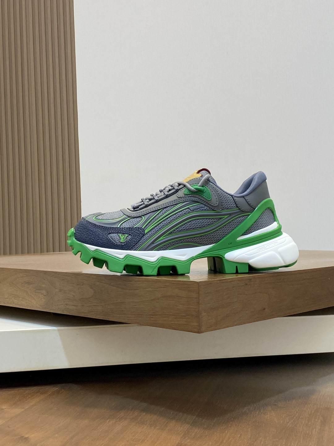 루이비통(LV) 나파 레더 & 테크니컬 메쉬 믹스 스니커즈 신발