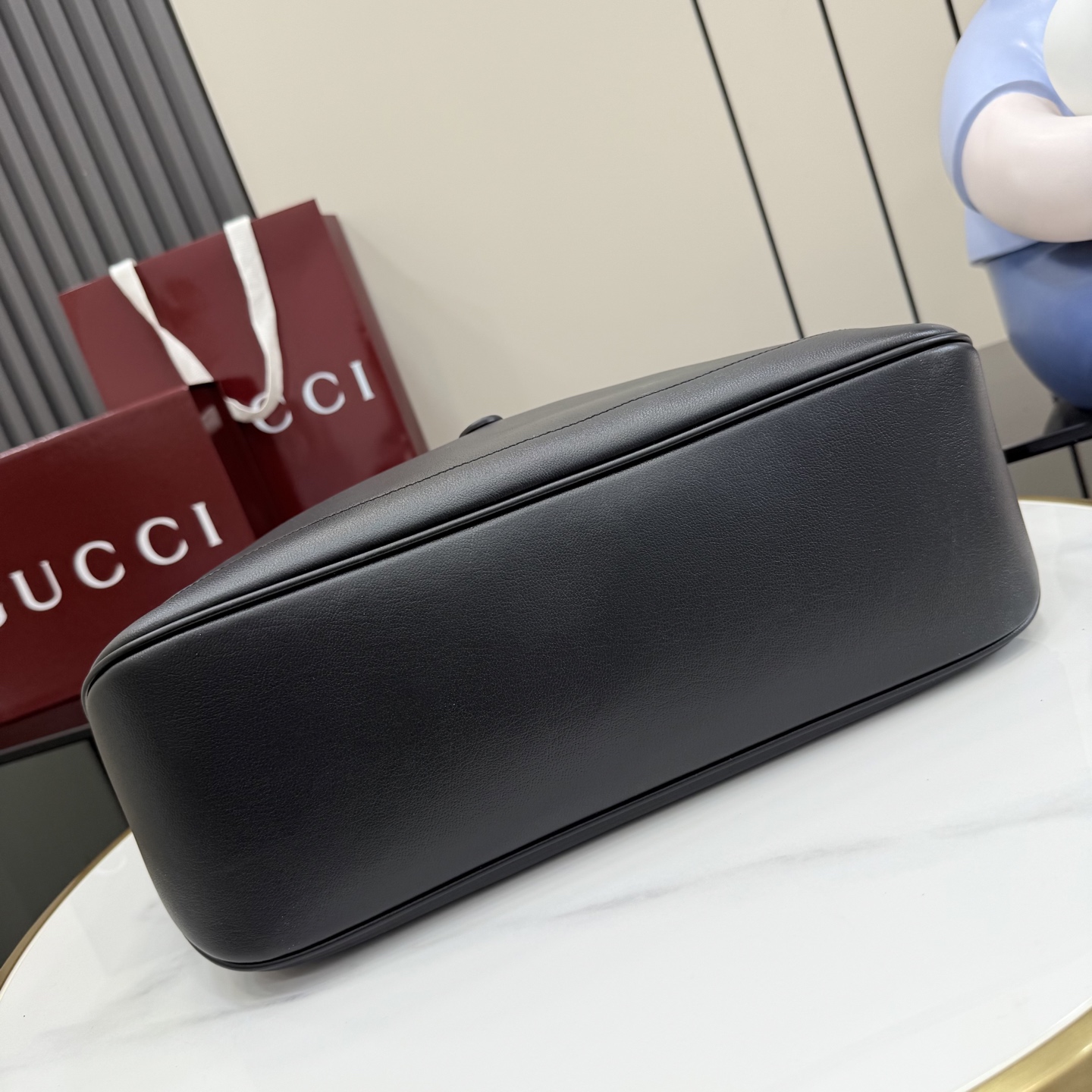 구찌(Gucci) 재키(Jackie) 블랙 그레인 레더 토트백 가방 미디엄