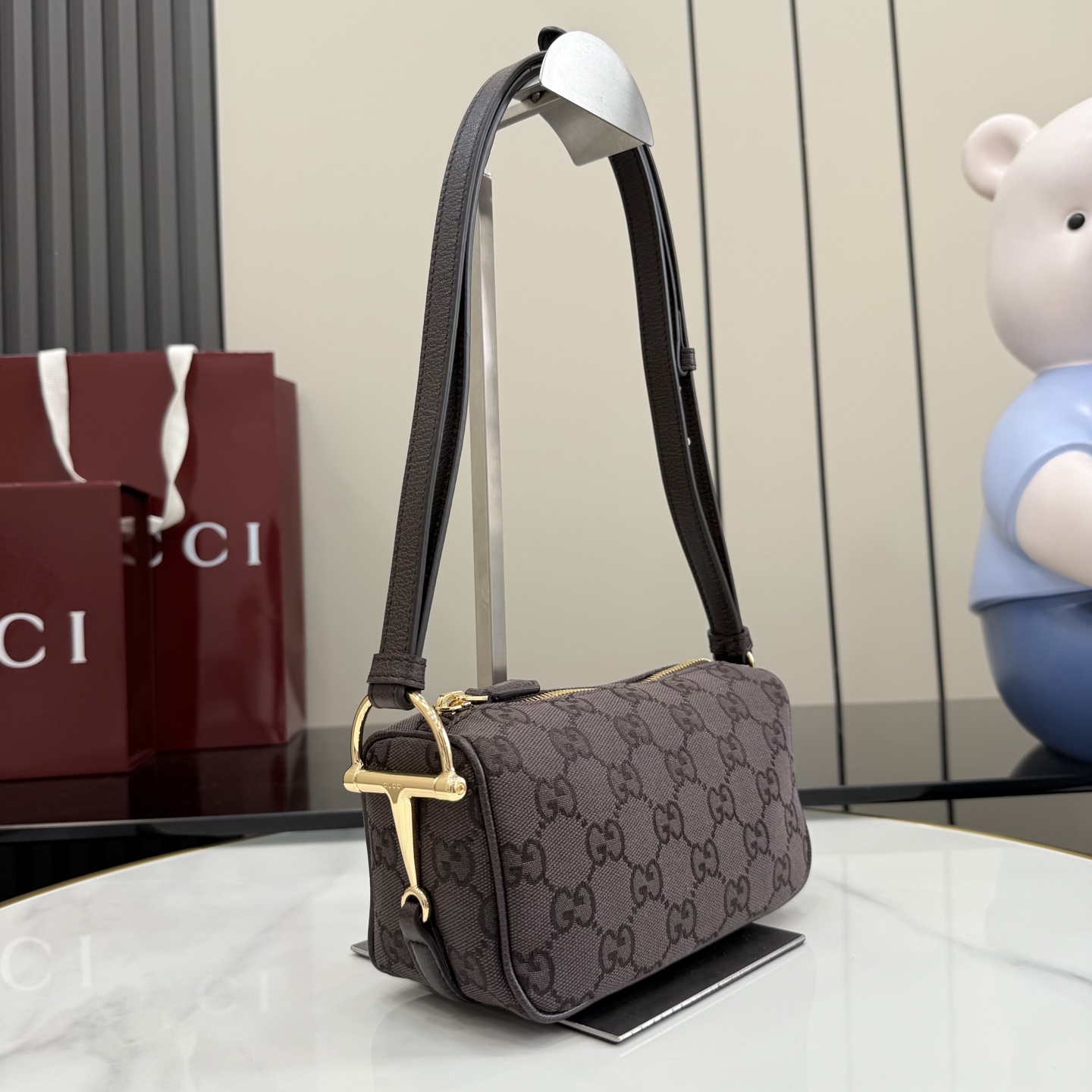 구찌(Gucci) 하프 홀스빗(Half Horsebit) GG 숄더백 가방 미니