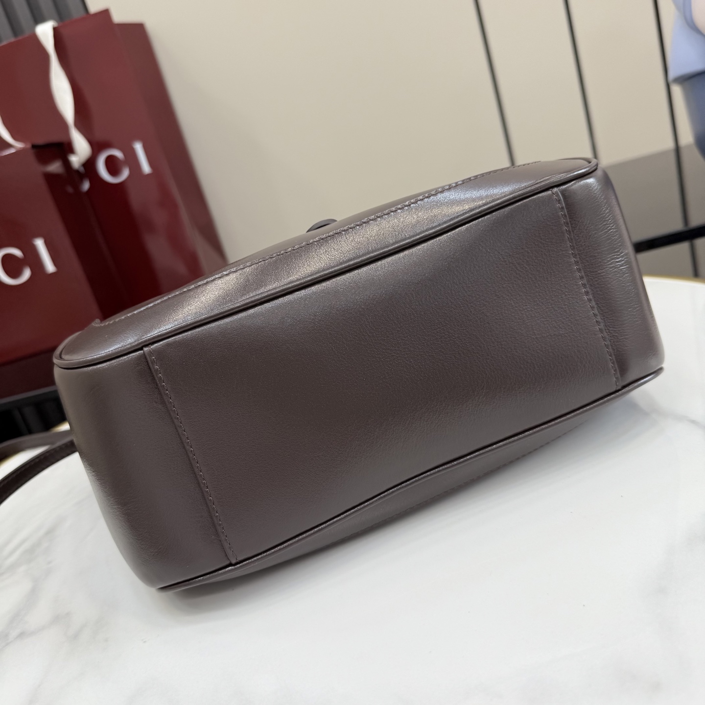 구찌(Gucci) 마켓 인스파이어드 브라운 레더 토트백 가방