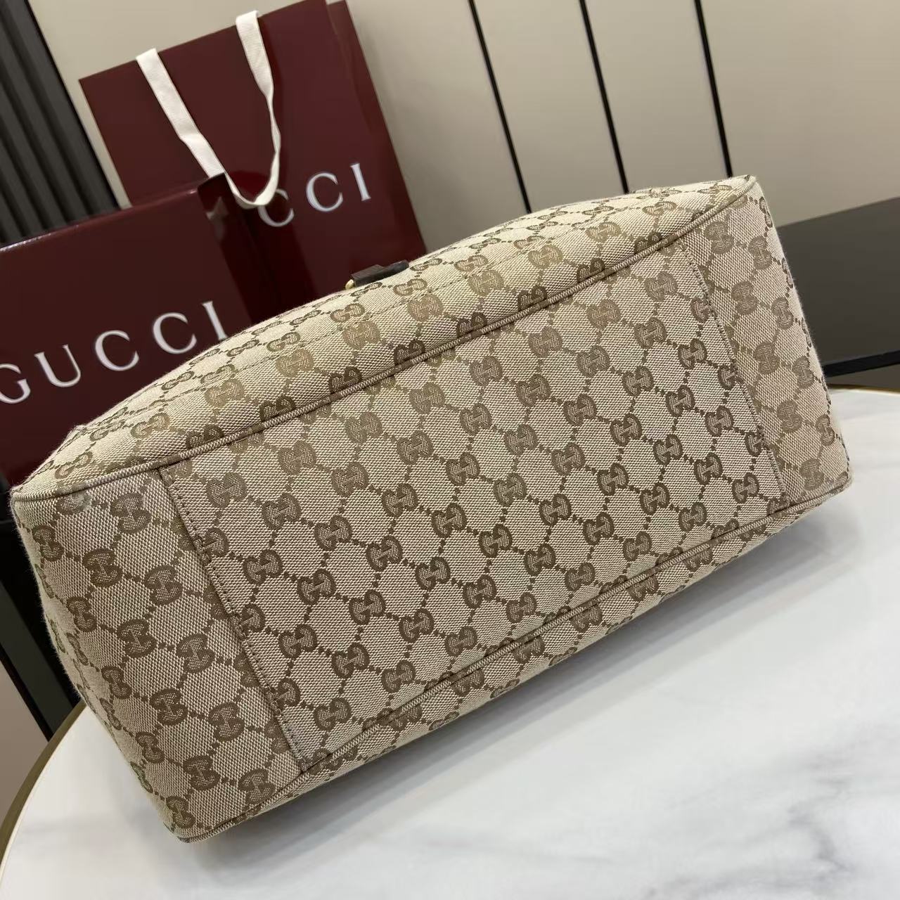 구찌(Gucci) 마켓 인스파이어드 GG 캔버스 토트백 가방 라지