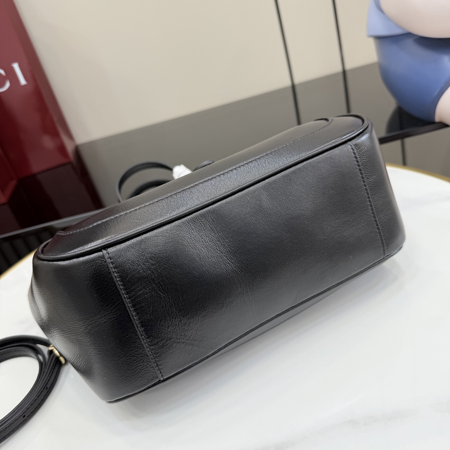 구찌(Gucci) 마켓 인스파이어드 블랙 레더 토트백 가방