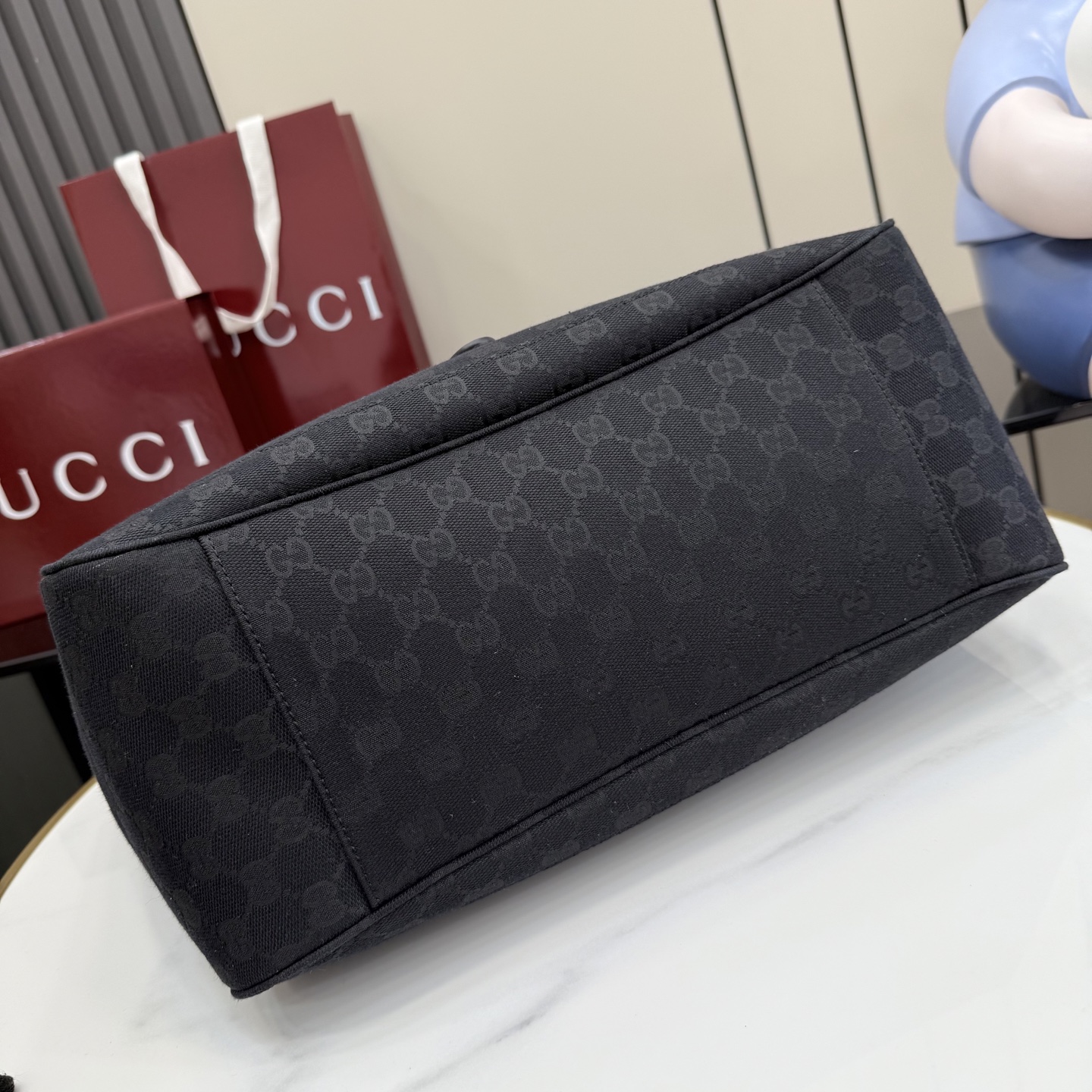 구찌(Gucci) 마켓 인스파이어드 블랙 GG 캔버스 토트백 가방 라지
