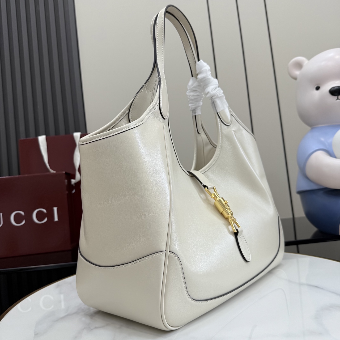 구찌(Gucci) 마켓 인스파이어드 화이트 레더 토트백 가방 라지