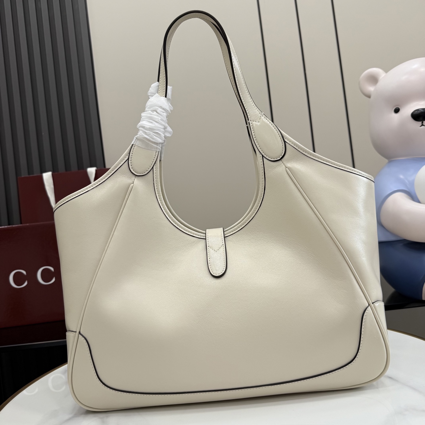 구찌(Gucci) 마켓 인스파이어드 화이트 레더 토트백 가방 라지