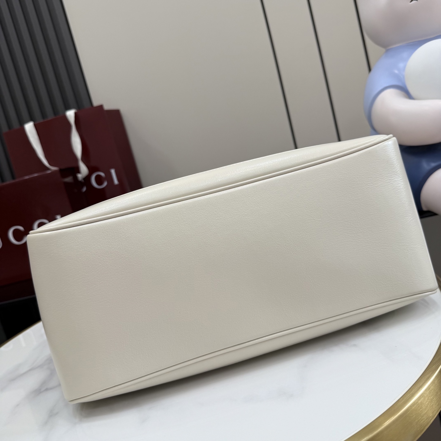 구찌(Gucci) 마켓 인스파이어드 화이트 레더 토트백 가방 라지